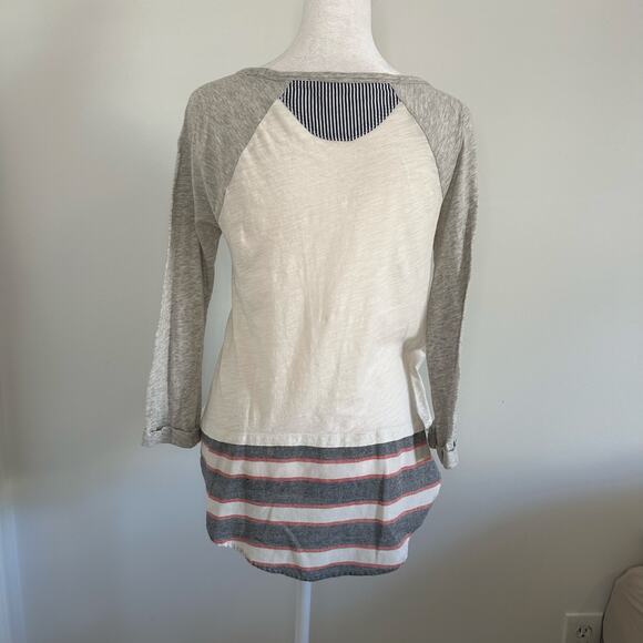 Little Yellow Button Anthropologie light gray top size XS - Picture 4 of 9